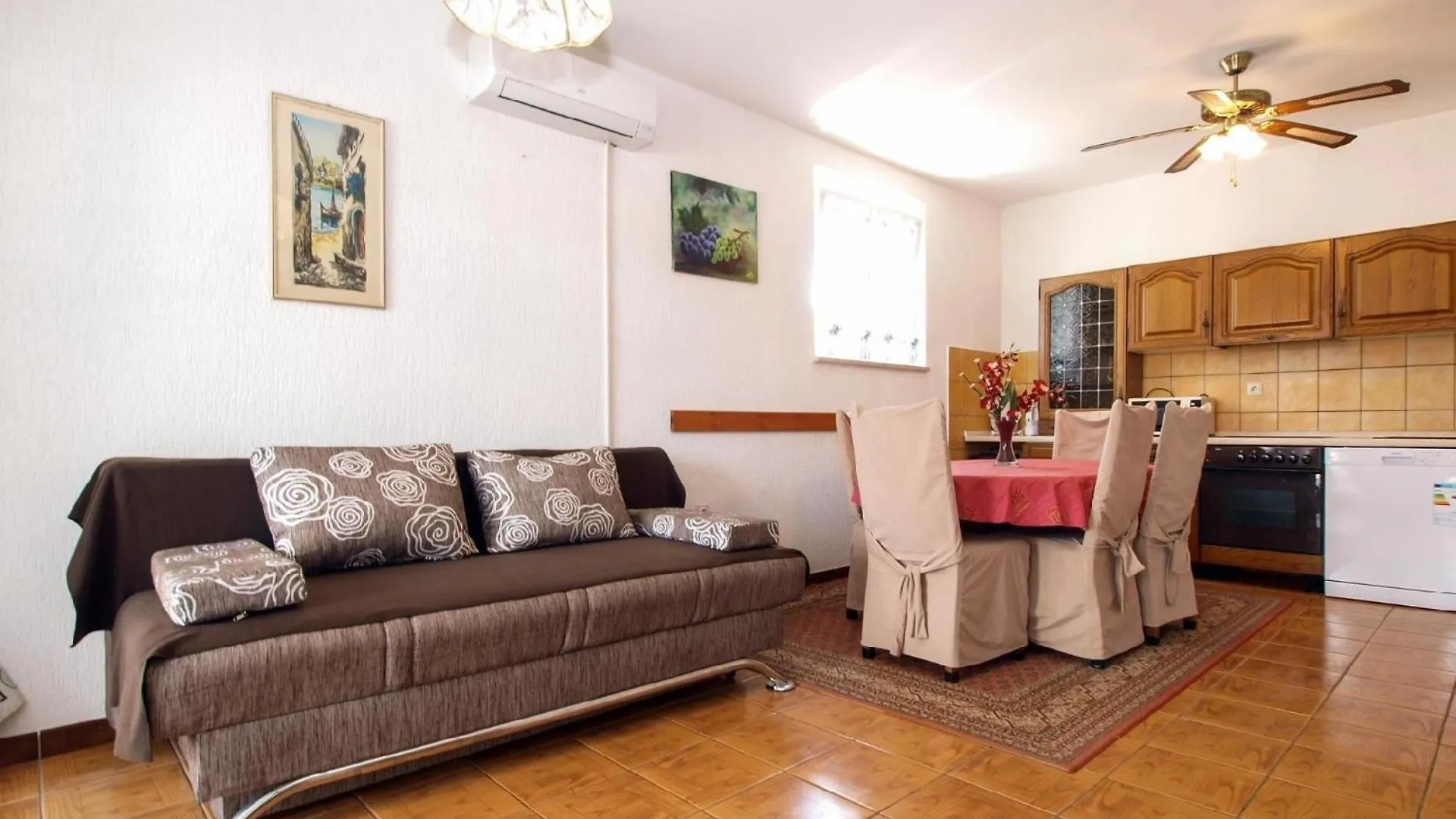 Apartment Ferienwohnung Fuer 4 Personen Ca 100 Qm In Premantura, Istrien Istrische Riviera